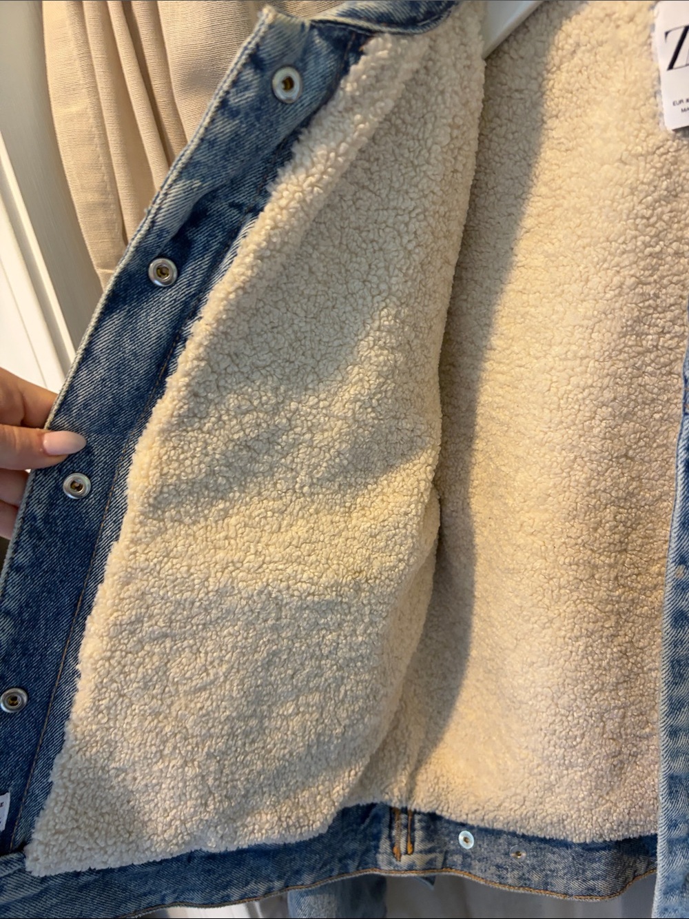 ZARA Light Wash Blue Denim Jacket - Picture 4 of 6